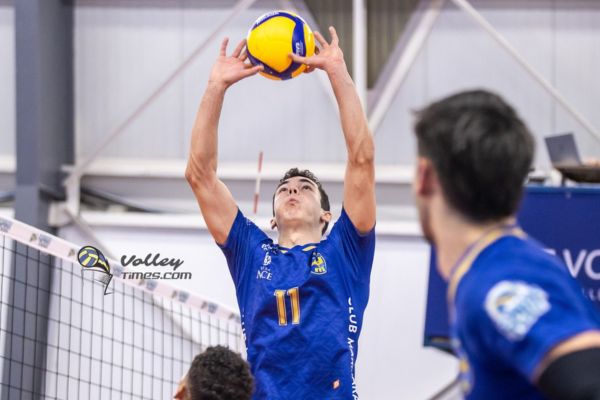 Bruno Dias en action, réalisant une passe