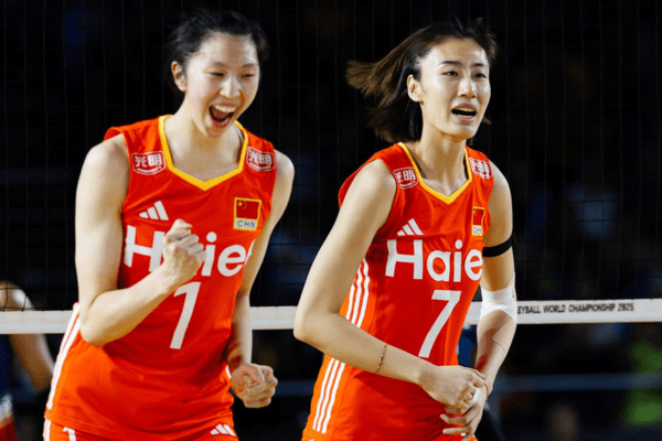Photo de Mengjie Wu et Yuanyuan Wang contre la République Dominicaine (Volleyballworld)