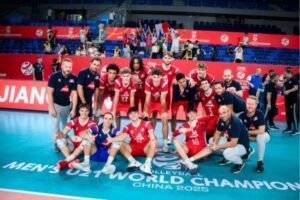 Photo de l'équipe de France après la victoire (volleyballworld)