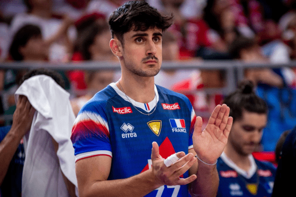 Photo d'Antoine Pothron contre la Pologne en VNL (czas_siatkowki)