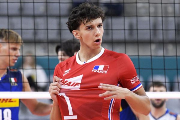 Kellian Paes avec le maillot de l'équipe de France U22