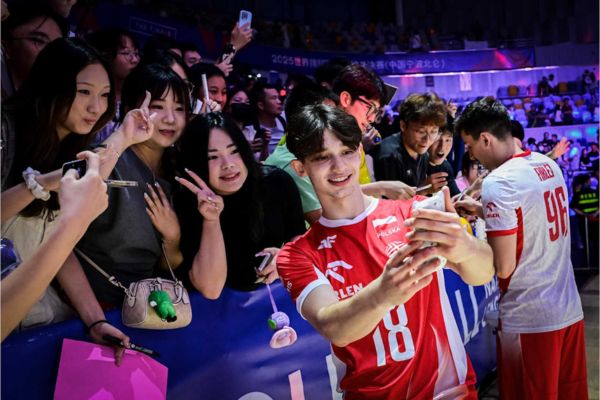 Maksymilian Granieczny après le match contre le Brésil en demi-finale de la VNL (volleyballworld)