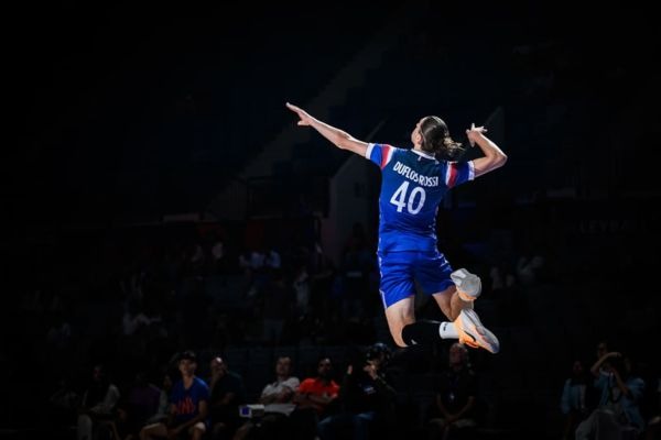 Noa Duflos-Rossi au service en Ligue des Nations