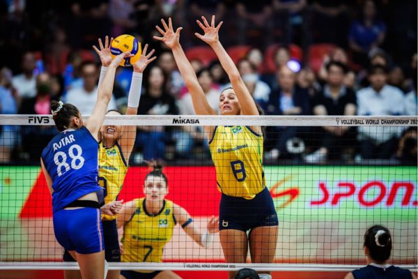 Photo de Rotar à l'attaque. (Volleyballworld)