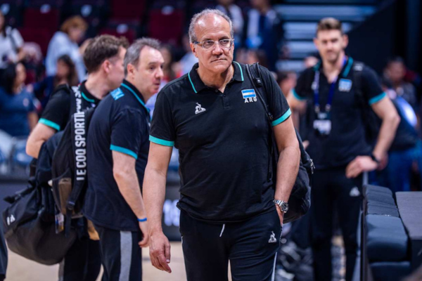 Photo de Marcelo Mendez après l'élimination de l'Argentine contre l'Italie (0-3). (Volleyballworld)