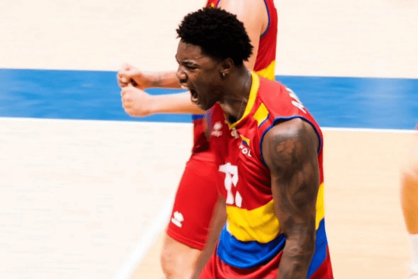 Miguel Ángel Martínez exultant après un point marqué. (Volleyballworld)