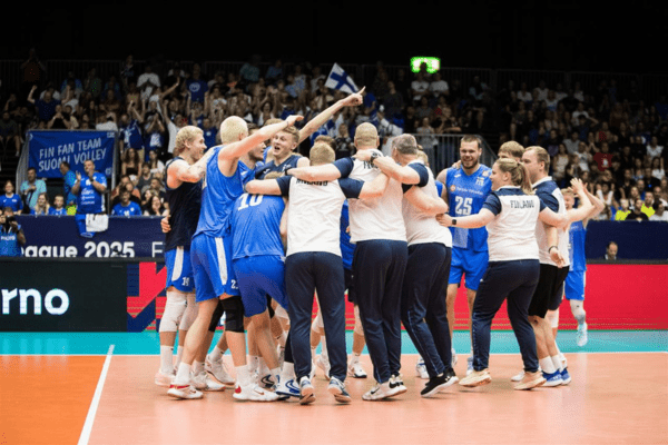 Photo prise lors de la finale de la Golden League, où les Finlandais exultent après leur victoire. (CEV)