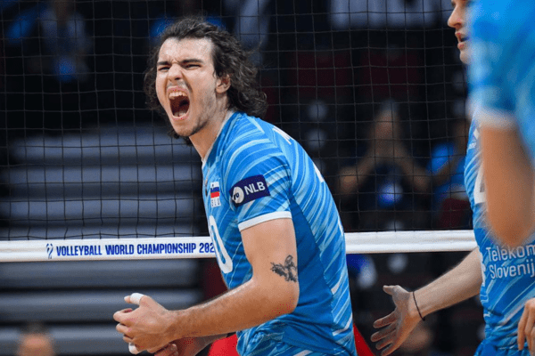 Photo de Nik Mujanovic contre l'Allemagne. (Volleyballworld)