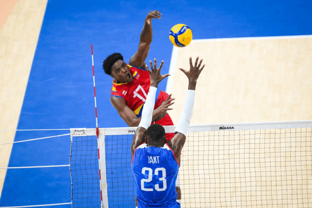 Photo de Miguel Ángel Martínez à l'attaque. (Volleyballworld)