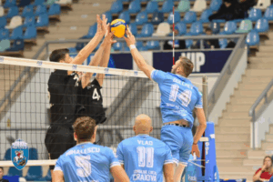Photo de Dimitar Dulchev à l'attaque (SCM Craiova)