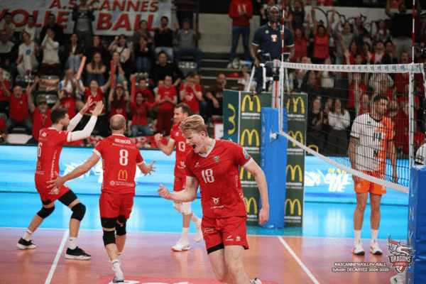 Photo des Cannois en match, avec Jacob Ekman au premier plan. (Sylvain Delaissez)