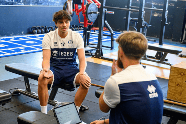 Photo d'Arthur Loubeyre lors d'une séance de musculation (Saint-Nazaire)