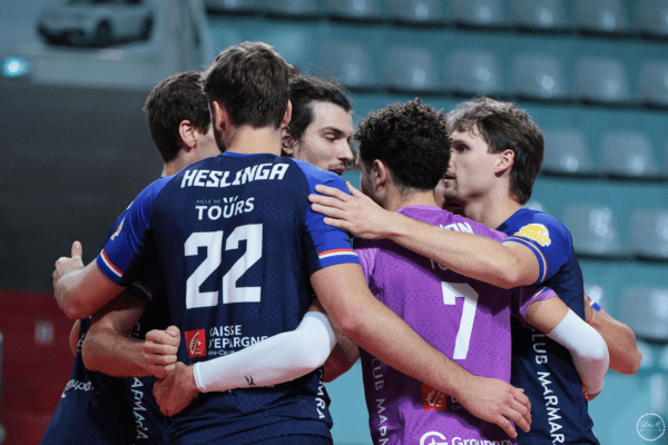 Les Tourangeaux rassemblés lors d’un match amical. (Tours Volley-Ball - lnm37)