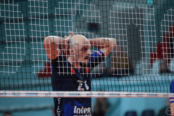 Guilherme Voss au filet. (Tours Volley-Ball - lnm37)