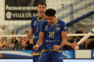 Au premier plan, Lohan Nack-Minyem célèbre un point, avec Dawid Dulski en arrière-plan. (LNV - Nice)