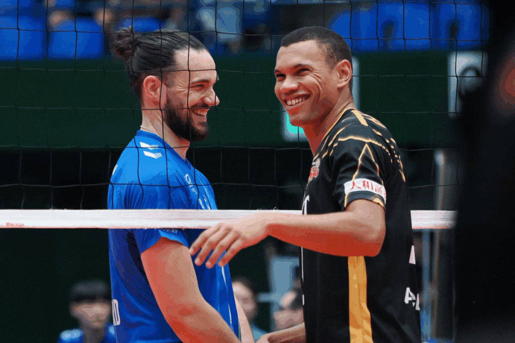 Antoine Brizard et Stephen Boyer se sont revus sur le terrain à l’occasion d’une rencontre amicale. (Osaka Bluteon)