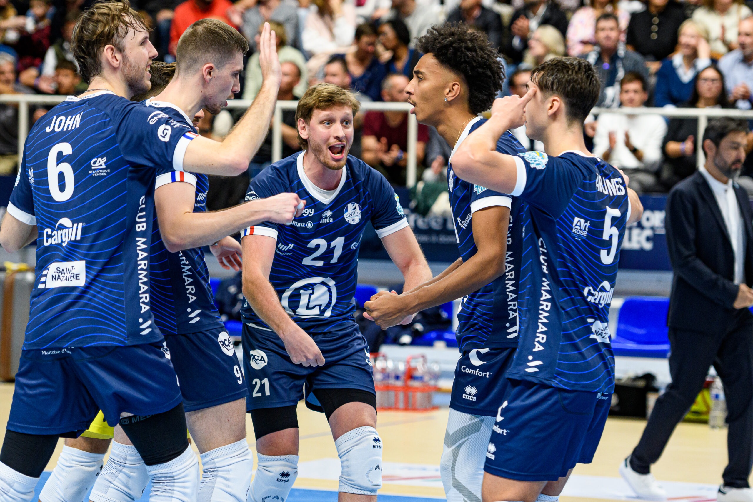 Les Nazairiens célèbrent un point. (LNV - Saint-Nazaire)