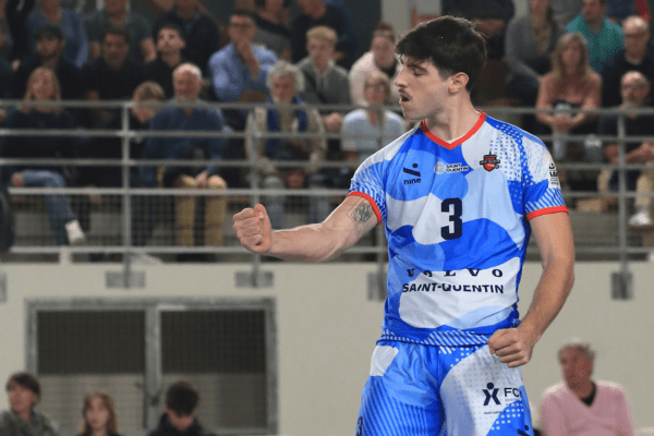 Julien Faganas serre le poing après un point remporté lors du match face à Royan, qu’il a terminé avec 28 points au compteur. (LNV - Royan)