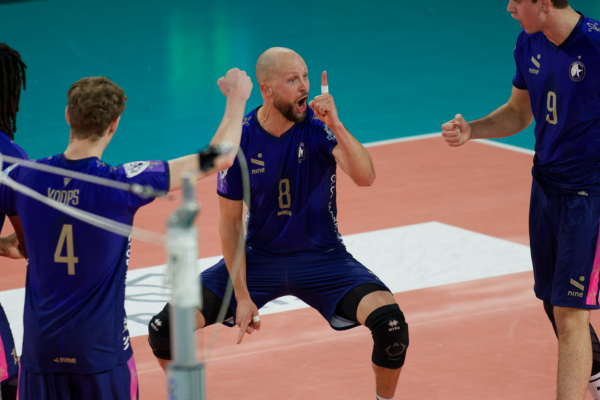 Après leur défaite 3–1 face à Tours lors de la septième journée, les Parisiens enchaînent avec une rencontre contre une équipe niçoise en difficulté en ce début de saison. (LNV - Paris - fabi78230)