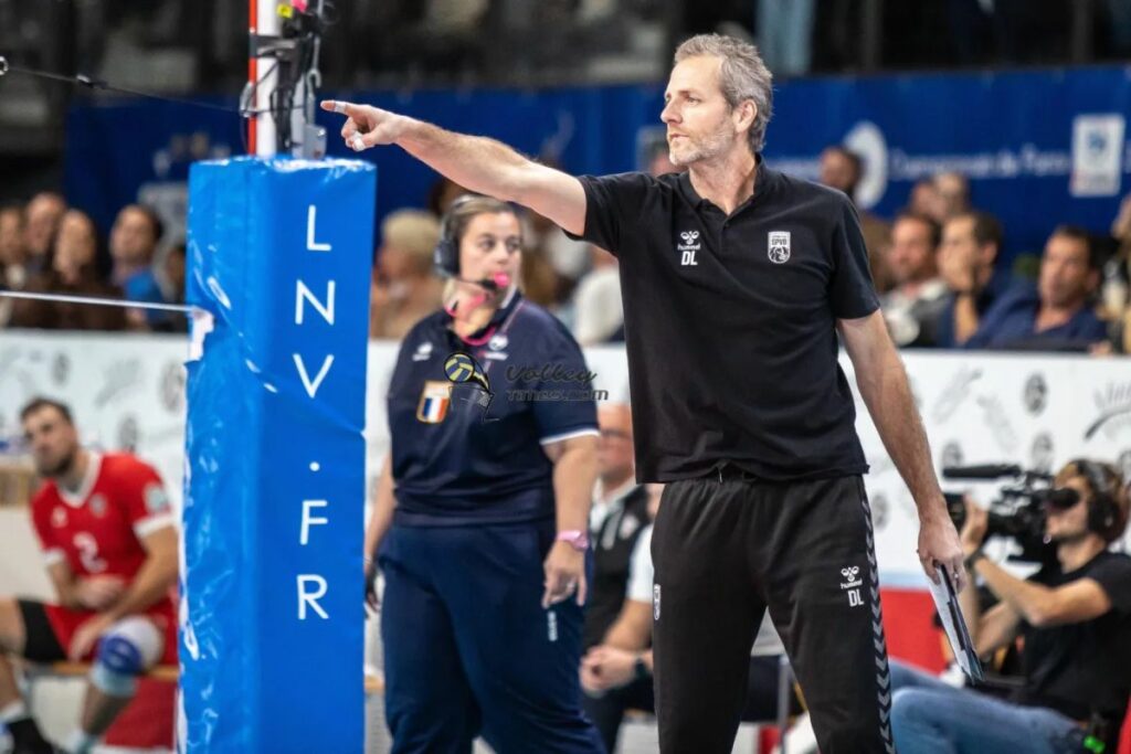 Dan Lewis prolonge jusqu'en 2029 à Poitiers. (Volleytimes)