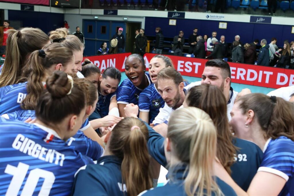 Avec cette victoire 3-2 face à Rzeszow, Levallois Paris se positionne à la troisième place de son groupe. (CEV)