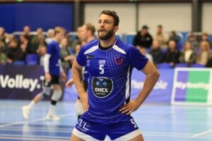 Renan Michelucci occupe la deuxième place du classement des meilleurs bloqueurs du championnat grec avec 18 blocs. (CEV)