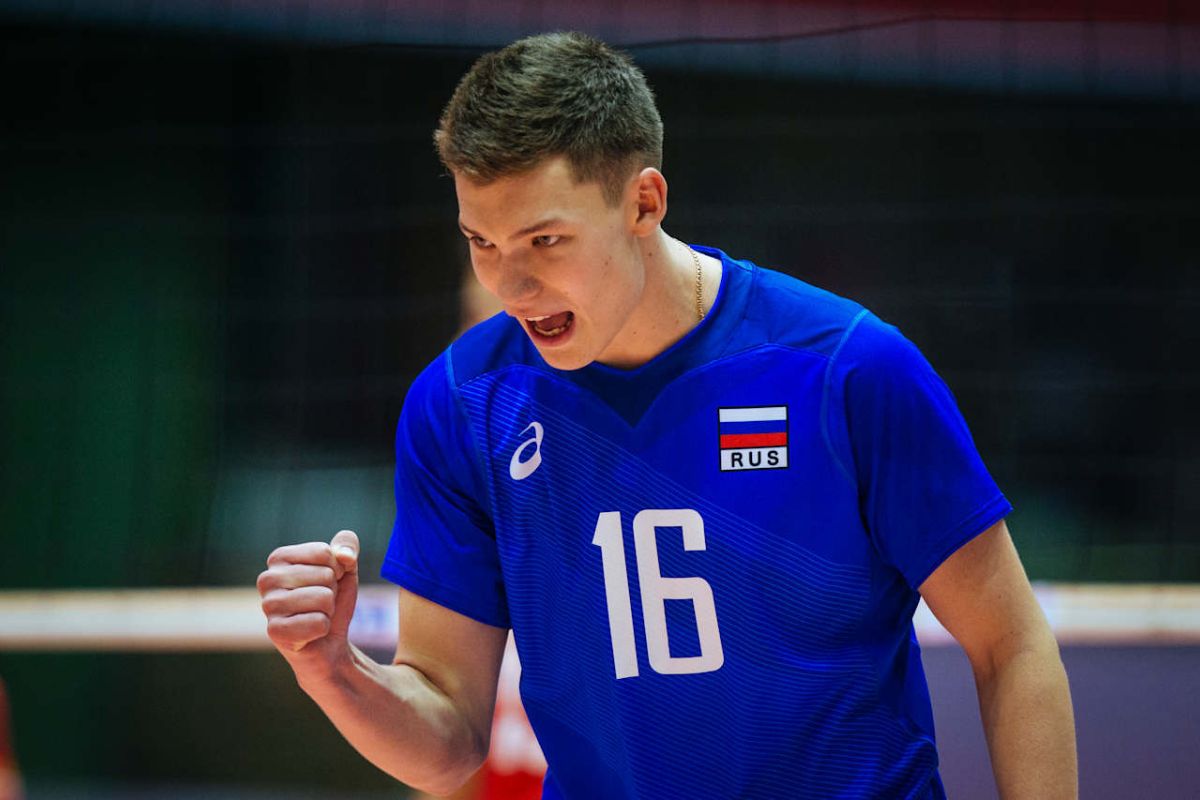 Dans le contexte de la guerre en Ukraine, les équipes russes et biélorusses avaient été exclues des compétitions FIVB et CEV. Leur retour chez les jeunes est prévu en 2026. (Volleyballworld)