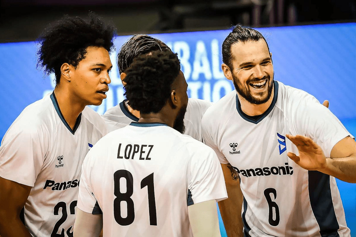 Osaka Bluteon débute parfaitement son Championnat du monde des clubs. (Volleyballworld)