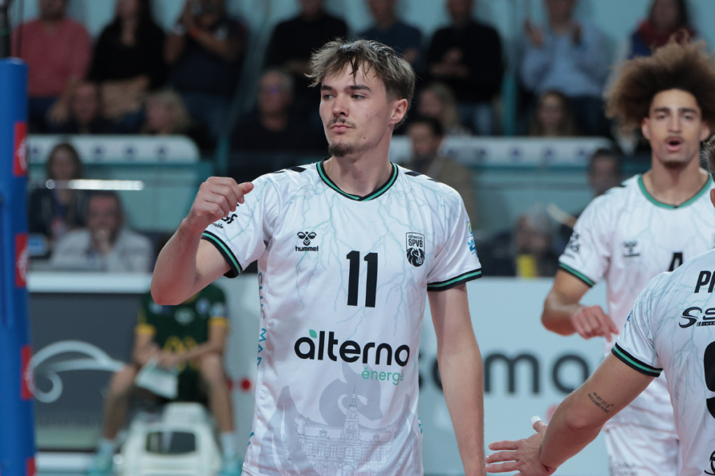 Simon Gill, parti comme deuxième passeur de Poitiers, a rapidement saisi sa chance et est titulaire depuis la troisième journée. (LNV - Hélène Matrat)