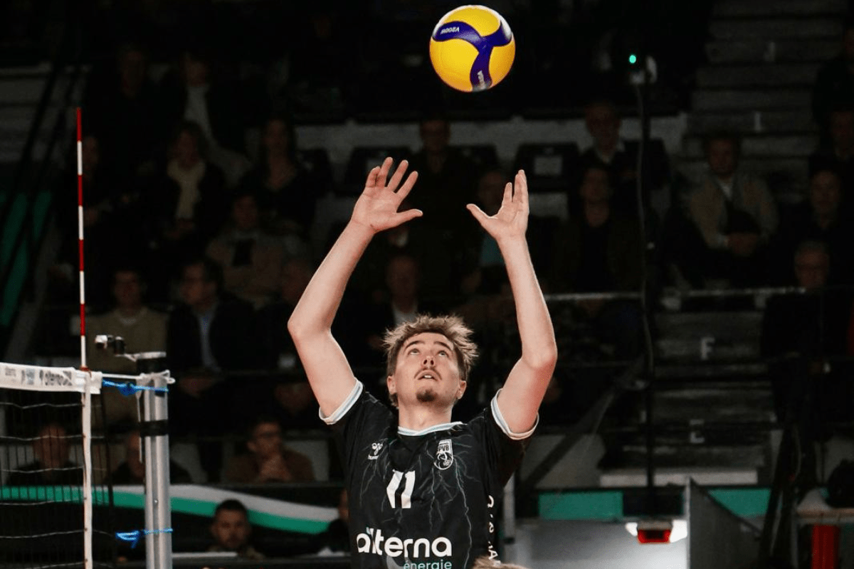 Simon à la baguette, et Poitiers est cinquième de la Marmara SpikeLigue avant la trêve. (LNV - Poitiers)