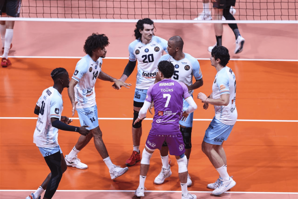 Tours a remporté deux sets en deux rencontres, tandis que Ljubljana n’a pas encore inscrit le moindre set dans cette édition de la Ligue des Champions. (CEV)