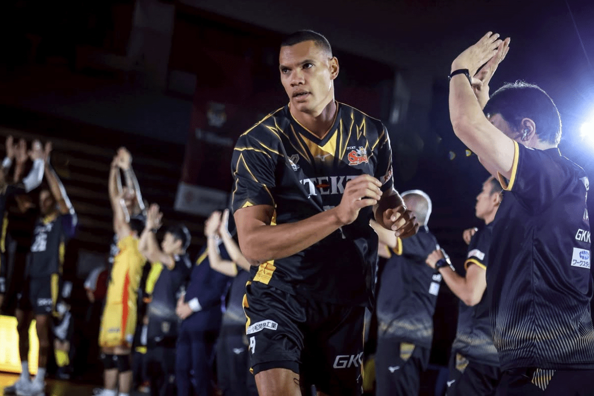 En SV League, Stephen Boyer compile 392 points en attaque, 22 aces et 46 blocs depuis le début de la saison. (JTEKT Stings)