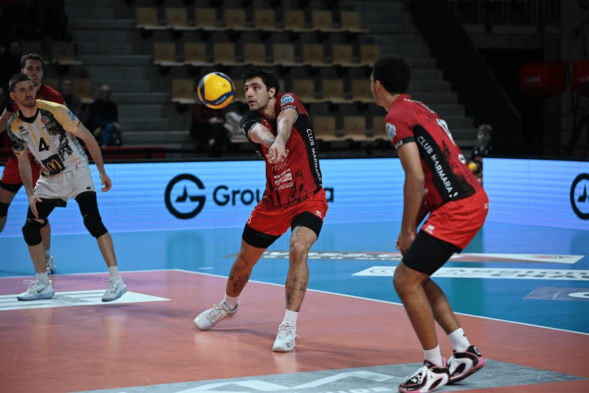 Chaumont a terminé la rencontre avec seulement 42 % de réussite en attaque, contre 58 % la veille. (CEV)