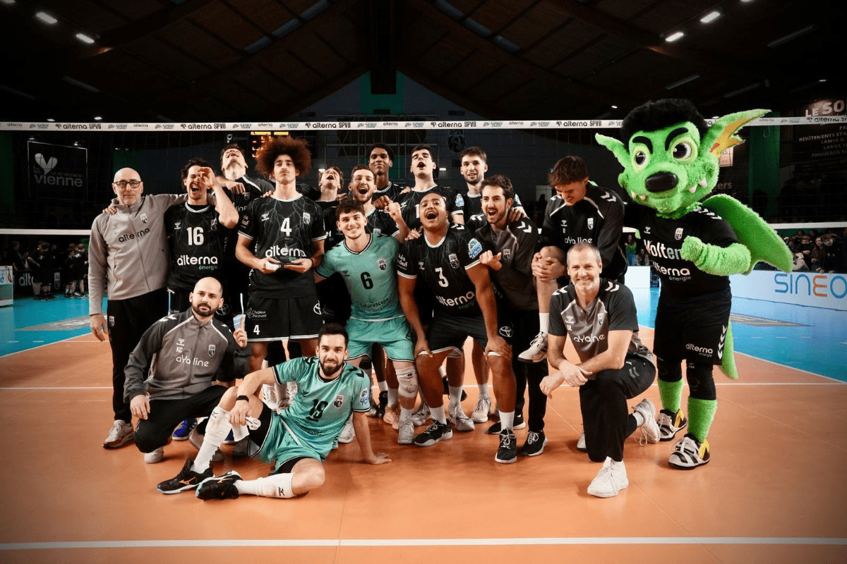 En cas de qualification pour les quarts de finale, Poitiers affronterait le quatrième meilleur troisième issu des poules de Ligue des champions, reversé en CEV Cup. (LNV - Poitiers)