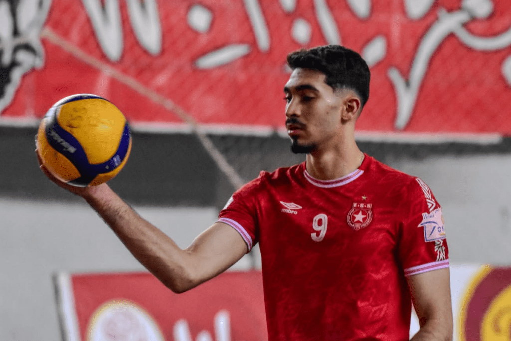 Hamza Hfaiedh a été désigné meilleur réceptionneur-attaquant du Championnat des clubs arabe cette saison. (Étoile Sportive du Sahel - Media Center)