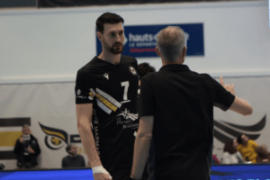 Raphaël Pascal, actuellement deuxième meilleur bloqueur, est prêt pour le derby. (LNV - Plessis-Robinson)