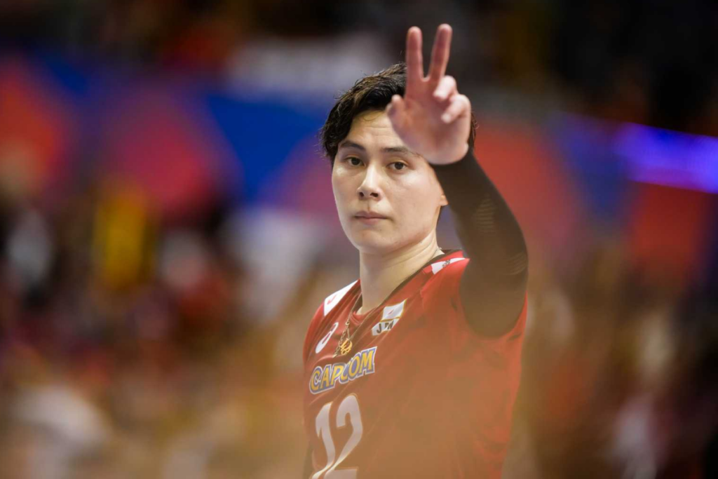 Ran Takahashi en route pour un match avec le Japon