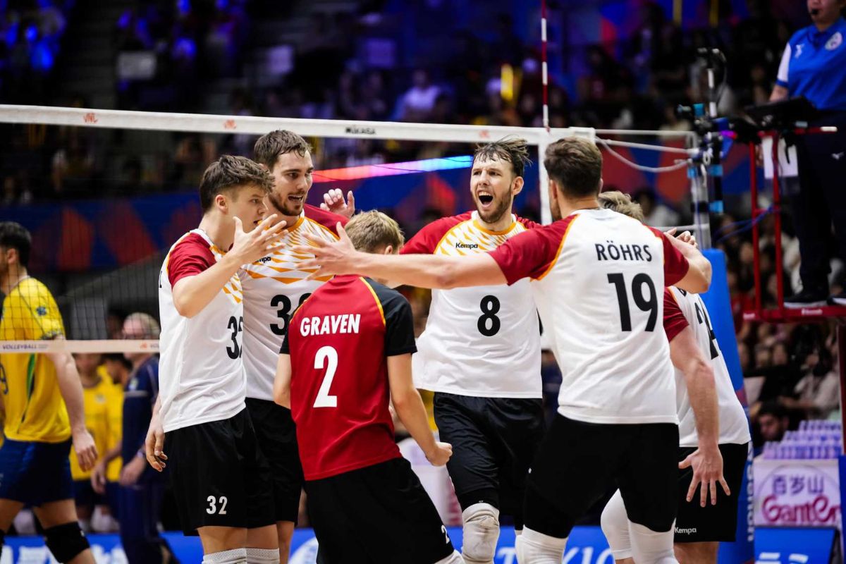 Les joueurs allemands célébrant un point remporté en VNL