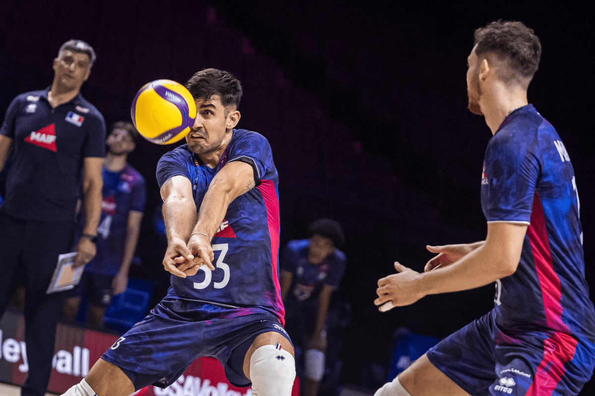 Malgré un match équilibré, les Bleus s'inclinent lourdement 3-0 face au Brésil