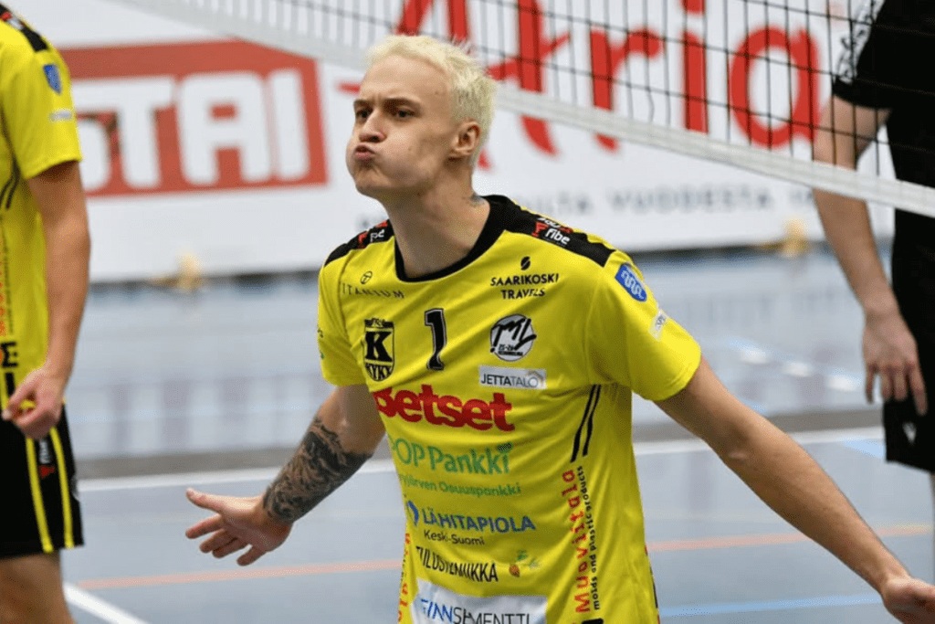 Sirjakovs a tourné à 19,3 points de moyenne par match lors de la saison régulière en Finlande. (Kyyjärven Kyky)