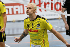 Sirjakovs a tourné à 19,3 points de moyenne par match lors de la saison régulière en Finlande. (Kyyjärven Kyky)