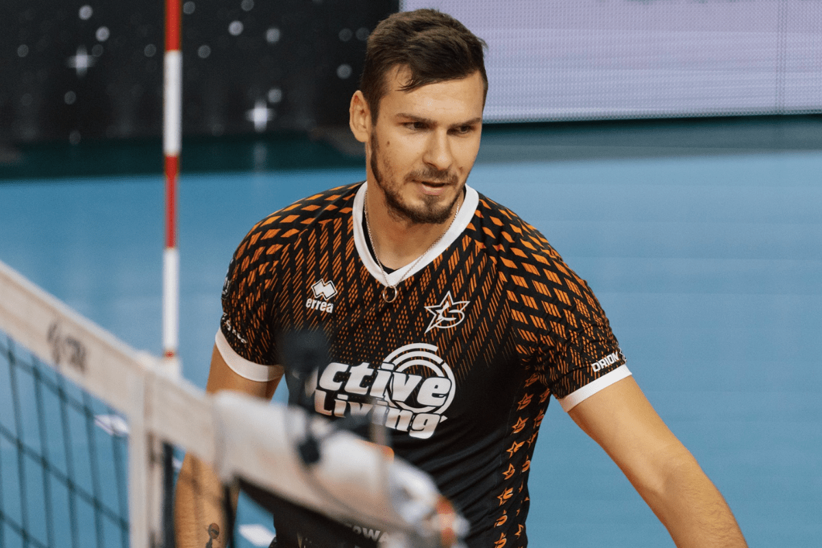 Maksim Shkredau sous le maillot d'Orion Stars