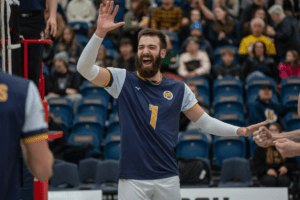 J.J. Love sous le maillot de Brandon Univ.