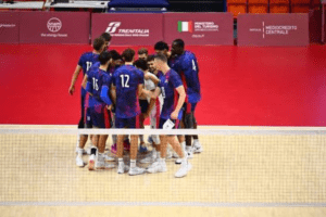 Les Bleues, célébrant un point lors d'un match des Jeux Méditerranéens.