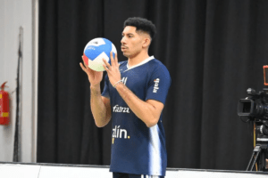 Félix Egharevba est le troisième central officialisé par Saint-Quentin pour la saison prochaine. (Instagram)