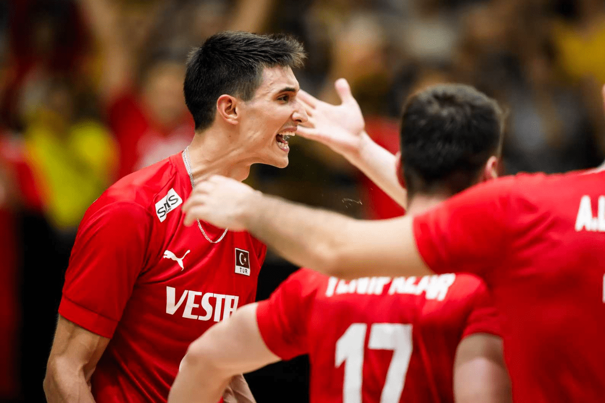 Efe Mandıracı forfait pour l’Euro 2026 avec la sélection turque (Volleyballworld)