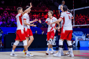 Les joueurs polonais célèbrent un point marqué