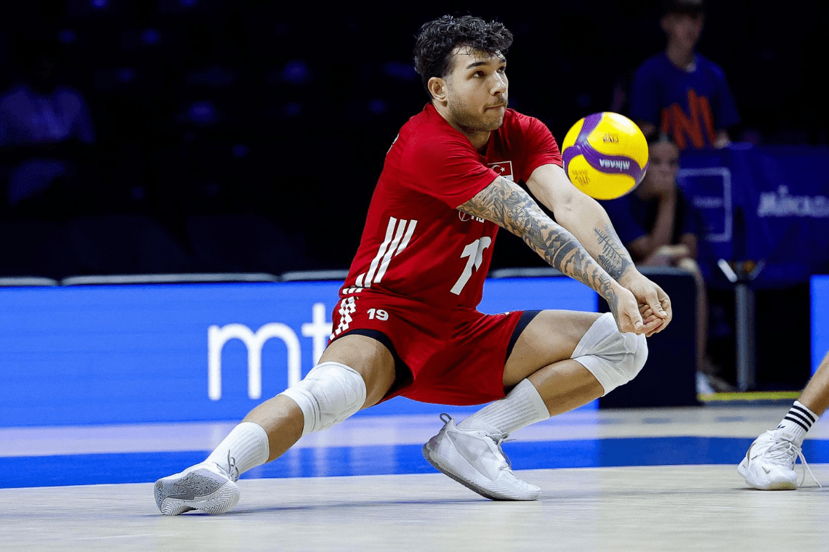 Le libéro a affiché plus de 50 % de réceptions positives sur les 32 réceptions face à l’Allemagne. (Volleyballworld)