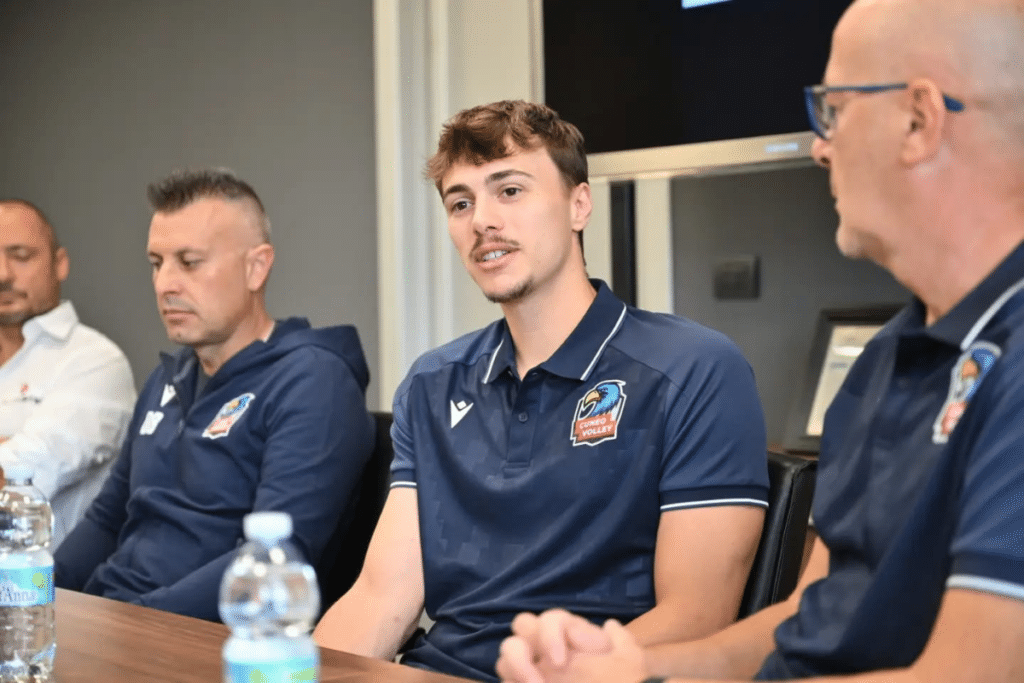 Thibault Loubeyre, unique libéro français à évoluer en première division italienne. (Cuneo Volley)