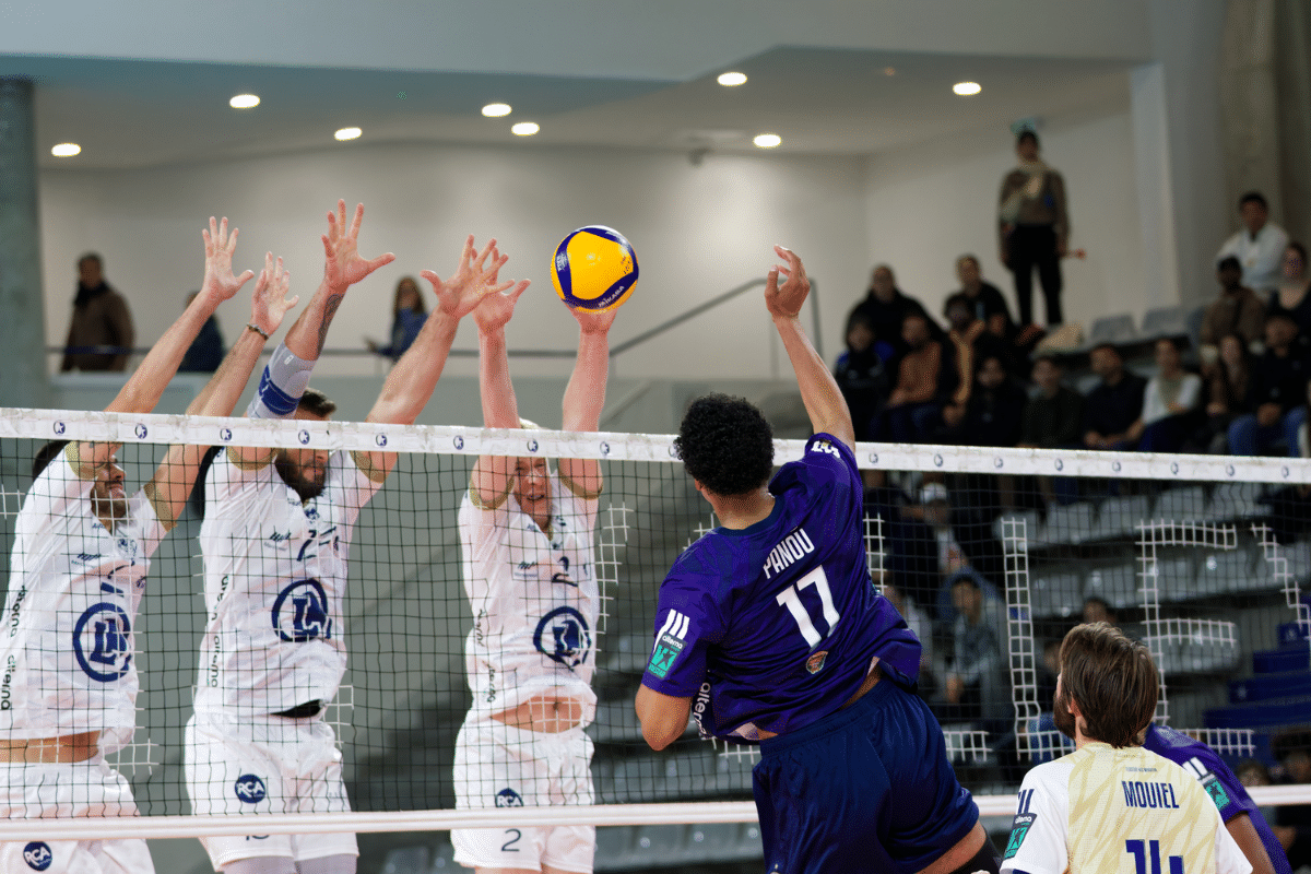 Premier match , première victoire pour le Paris Volley cette saison. (LNV - Paris - Fabienne Ponin)